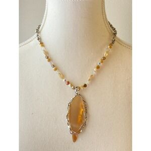 Vintage Cookie Lee Mother Of Pearl Pendant Necklace Earthy Beachy Coastal